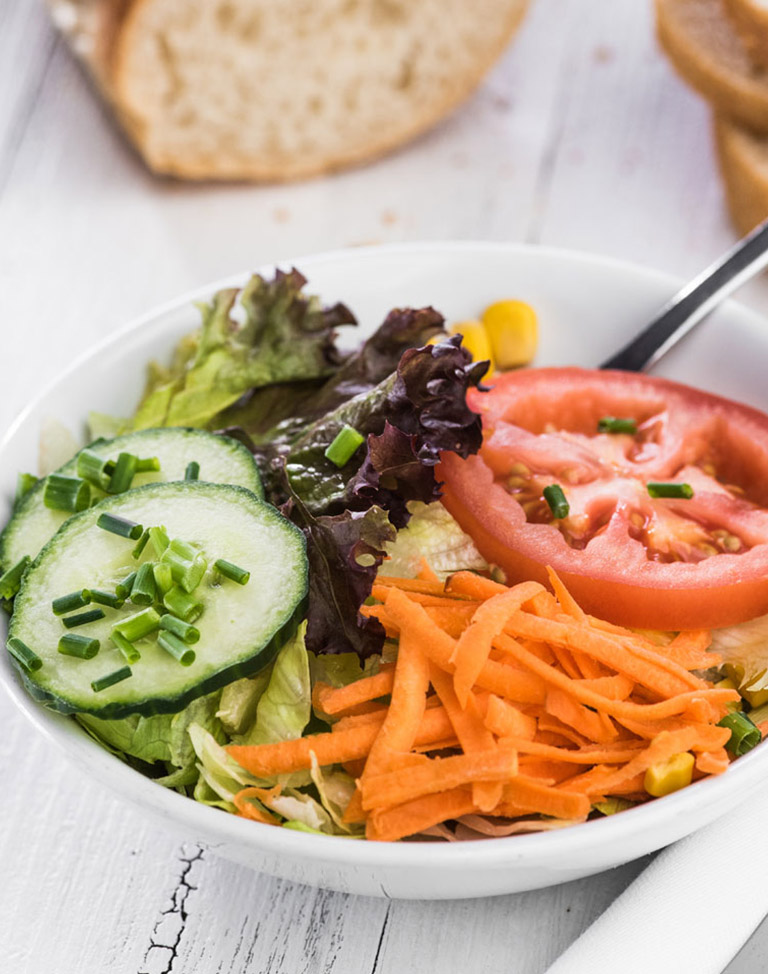 Saisonsalat klein - Trölsch - Bäckerei, Konditorei, Café