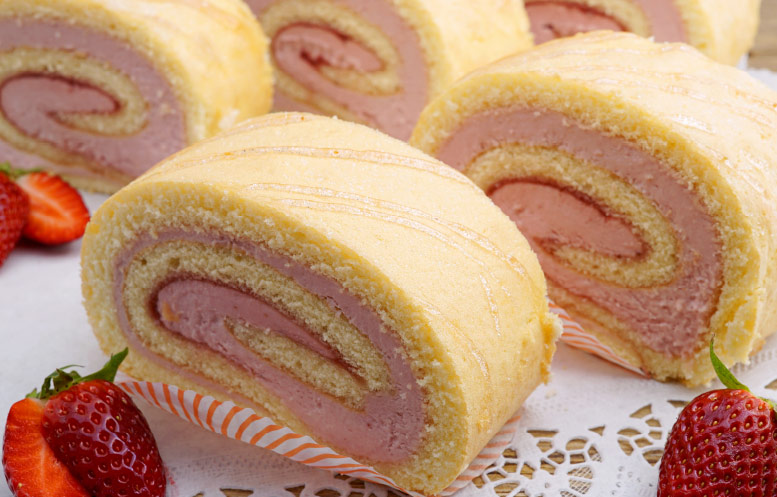 Bild Angebot der Woche: Erdbeer Sahneroulade